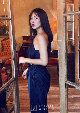 AtelierMissLu / Selene-神秘蓝高腰开叉露肩短款连衣裙