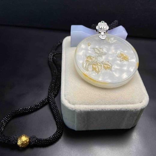 手镯心,双面磨砂工花开富贵大牌,重金镶嵌,镶嵌18k白金,钻石和翡翠