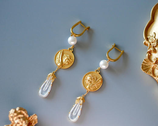 「天使的祈祷」天使金币白翡珍珠耳坠【仅现货】 商品图0
