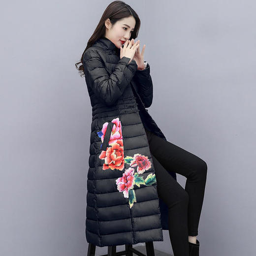 CQ-SYG925收腰显瘦长款立领盘扣印花棉服 商品图2