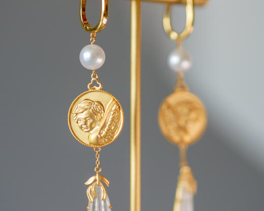 「天使的祈祷」天使金币白翡珍珠耳坠【仅现货】 商品图2