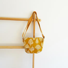 HUJI祤集Flap斜挎包插画树叶