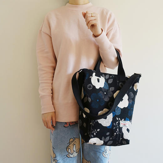 HUJI祤集VertiSling手提斜挎包插画素雅花朵 商品图3