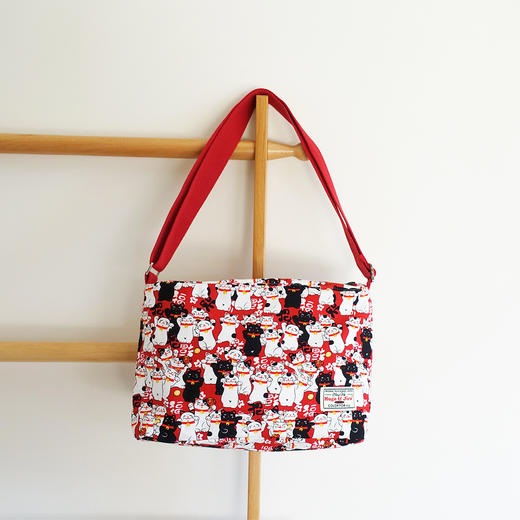 HUGOJIRO中号斜挎包风の花好多招财猫 商品图0