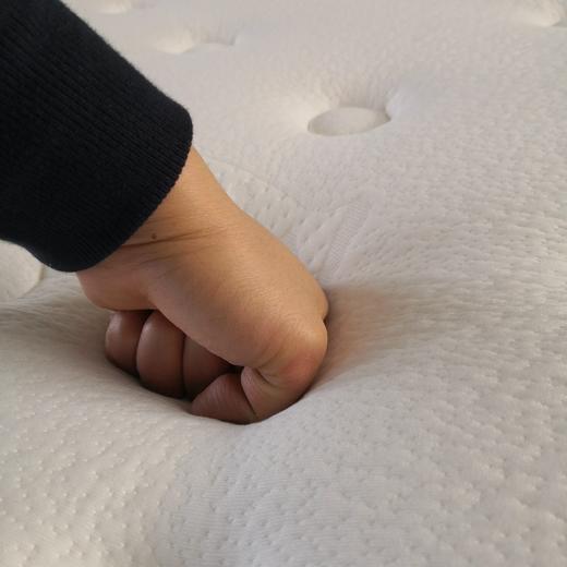 【顺丰包邮到家】独立弹簧 乳胶床垫 独立弹簧互不干扰 泰国乳胶 高档防螨面料 精细做工 每一件原料 辅料都来自可儿家那位18年品质管理的老公精心挑选 可儿的每个客户都值得拥有 softcare 商品图5