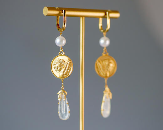 「天使的祈祷」天使金币白翡珍珠耳坠【仅现货】 商品图1