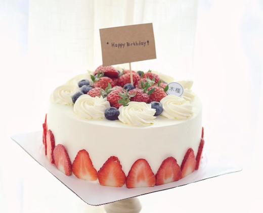 草莓鲜奶蛋糕 商品图0