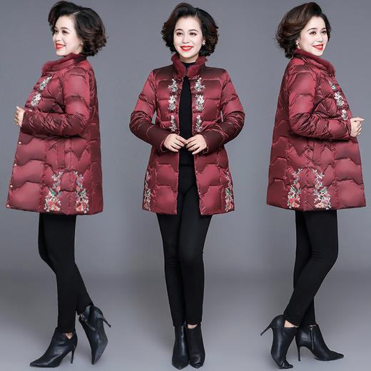 AML-BYG-201秋冬新款时尚妈妈洋气中老年女绣花鸭绒加厚棉衣 商品图0