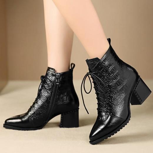 2019高端系列真皮头层牛皮绒里皮靴系带尖头粗跟高跟马丁靴 DTN301-1 商品图1