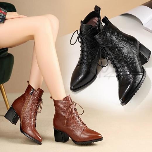 2019高端系列真皮头层牛皮绒里皮靴系带尖头粗跟高跟马丁靴 DTN301-1 商品图0