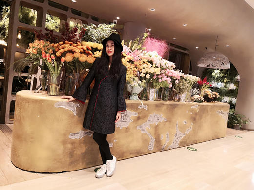 星币刺绣 香云纱喇叭袖风衣 商品图2