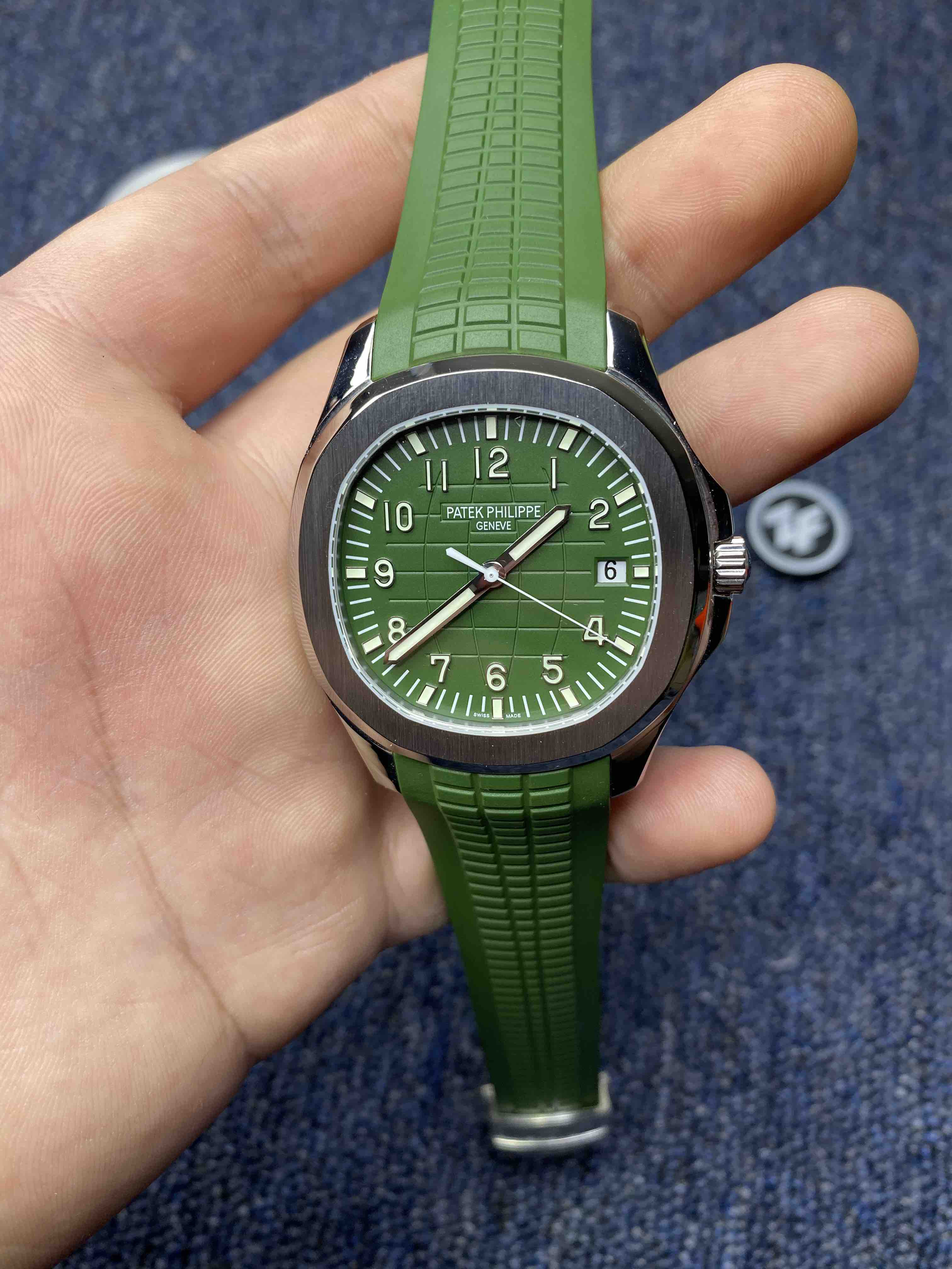 zf新品百达翡丽运动系列绿手雷绿色表盘日本9015机芯40mmx86mm精致