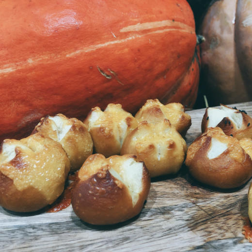 🥨三种口味碱水球 （内含芝麻、车打芝士、海盐3种口味）【奶素】Mini Laugen Roll Set 商品图2
