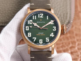 SV真li时飞行员系列，45毫米的表壳由青铜打造，表镜采用弧形双面防眩处理蓝宝石水晶，浅变绿色表盘上粗体阿拉伯数字时标和镀金琢面的指针上都覆有超级夜光物料。男士腕表，透底，自动机械机芯，皮表带‼️