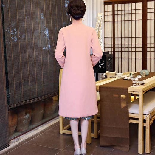 BS-18971899复古中国风象皮绉中长款刺绣旗袍外套 商品图3