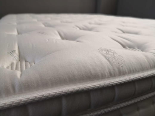 【顺丰包邮到门】可儿主卧自用 厚款 30cm 轻奢7区独立弹簧床垫 内含5cm加厚泰国乳胶 高品质提花面料 精致做工 换新家选它 换新床垫 非他莫属 softcare 商品图9