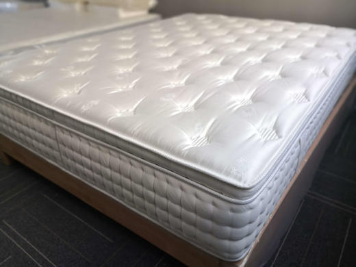 【顺丰包邮到门】可儿主卧自用 厚款 30cm 轻奢7区独立弹簧床垫 内含5cm加厚泰国乳胶 高品质提花面料 精致做工 换新家选它 换新床垫 非他莫属 softcare 商品图1