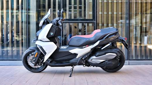 4月24号下午五点半开奖抽奖团全新大贸宝马c400x白色拼起来