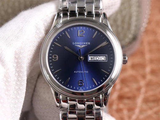 浪qin军旗系列双日历，尺寸38.5mm.中英文星期日历双显示，搭配​精​磨刻字ETA2836​机芯V8认证，进​口蓝宝​石镜​面.一​表​一码一吊​牌无重​复,男士手表，透底，精钢表带，自动机械机芯 商品图0