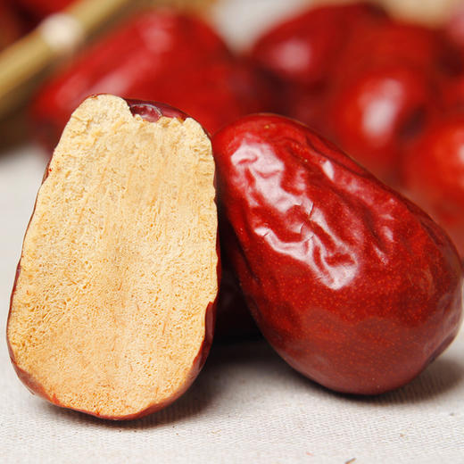 延安狗头枣 | 自然风干、个大皮薄、肉厚核小、甜蜜香郁、有嚼劲、一口下去很满足 商品图3