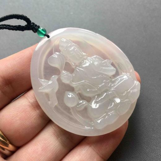 糯冰种翡翠大观音牌