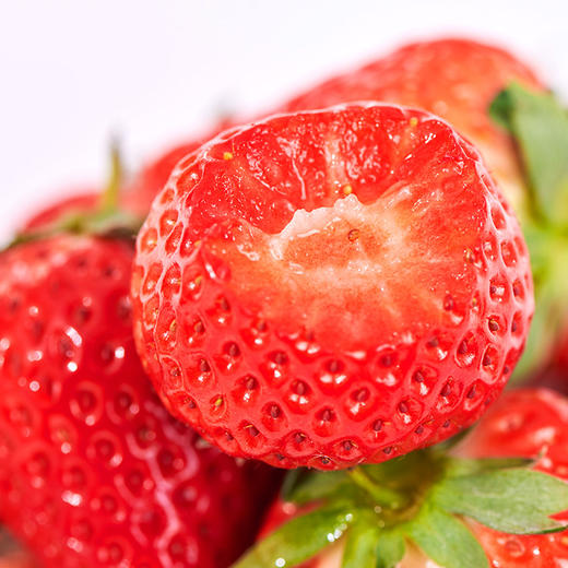 爆浆草莓的照片图片