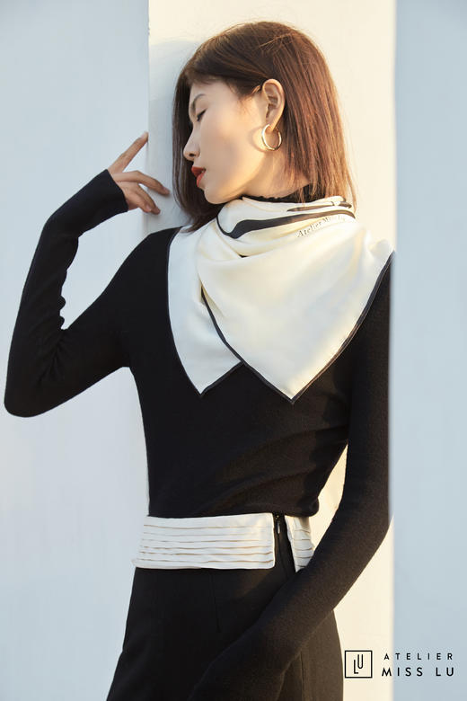 AtelierMissLu / Van  vega-花卉印花复古丝巾 商品图12