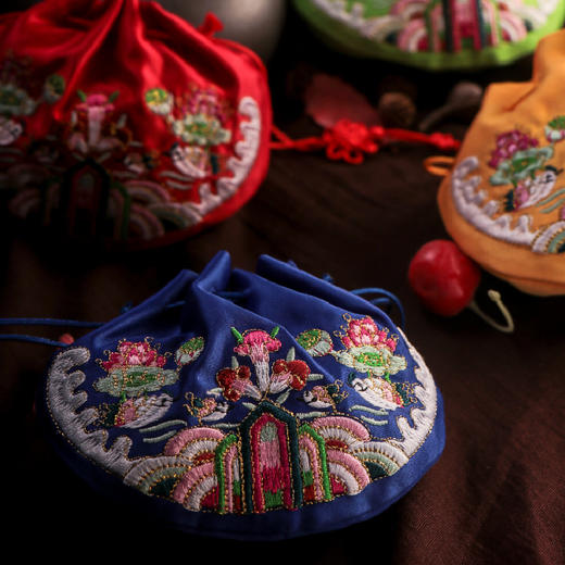 *自营*手作刺绣香囊含1内胆 | 刺绣荷花福寿多款夏季花色颜色可选。 商品图5