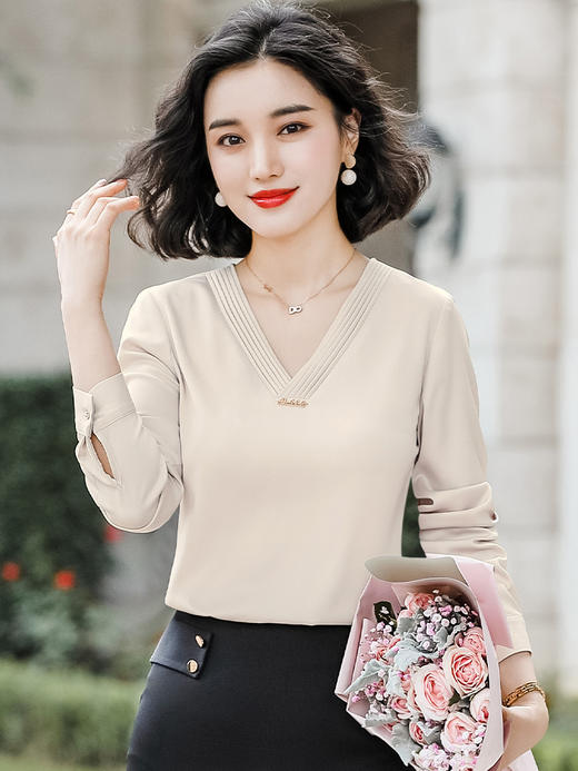 FH1-936B秋季新款宽松洋气v领长袖衬衫职业套装 商品图3