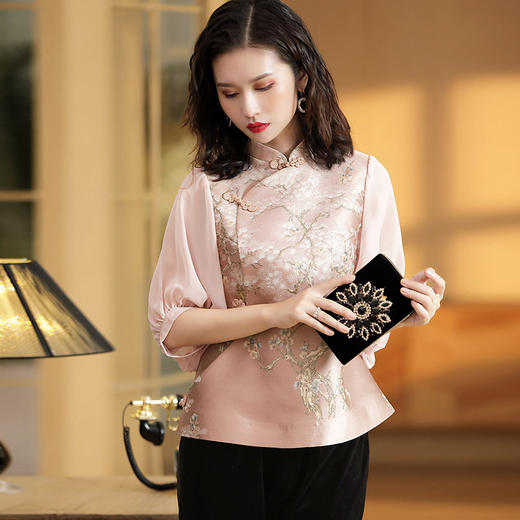 AYK-QF-191030时尚改良纱网拼接中袖提花上衣 商品图1