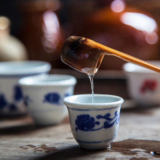 乌镇景区特产乌镇牌55度三年陈三白酒