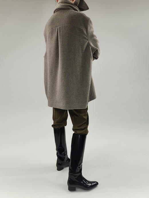 HIDEMI 燕麦灰设计感OS大衬衫式高克重加厚羊驼毛围巾式大衣 商品图10