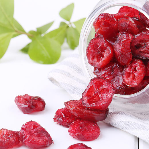 水果干礼盒1368g 芒果干 果脯 蜜饯 休闲零食 小吃混合 送礼 年货礼盒装 百草味 内含：芒果干 草莓干 越蔓莓干 猕猴桃干 黄桃干 菠萝干 红杏干 葡萄干 杨梅干或黄桃罐头 山楂条 商品图3