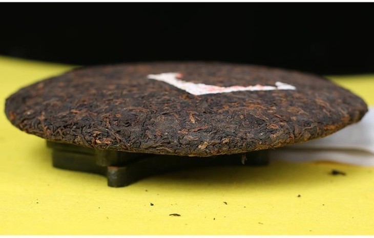 2005年中茶7572绿印十五年老熟茶