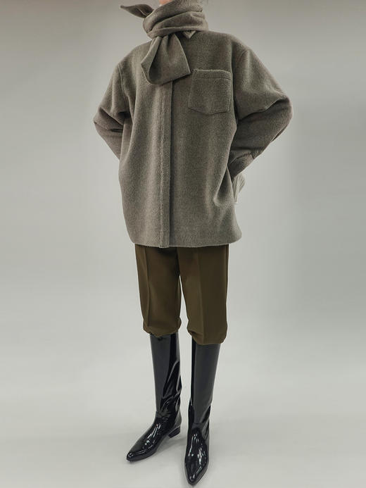 HIDEMI 燕麦灰设计感OS大衬衫式高克重加厚羊驼毛围巾式大衣 商品图9