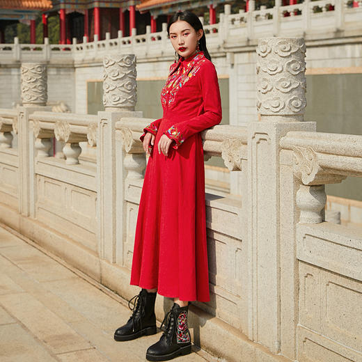 酒千觞刺绣连衣裙 商品图3