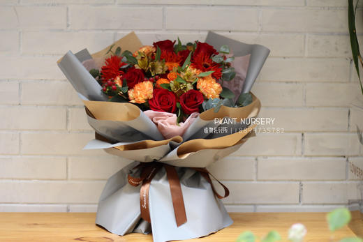 烈焰（红色系混搭花束） 商品图1