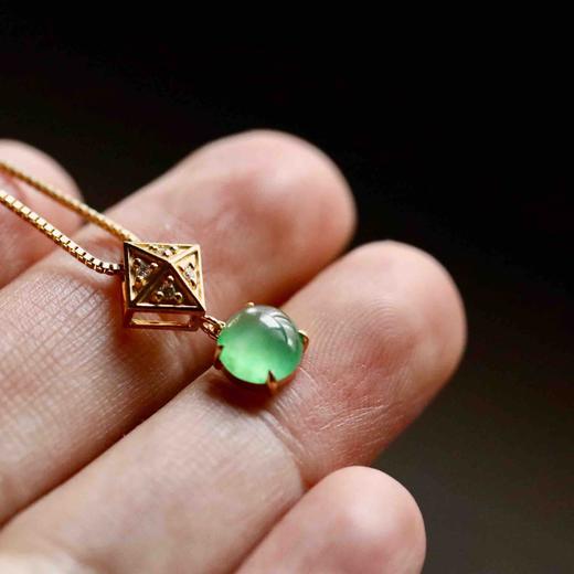 高冰种阳绿蛋面翡翠吊坠18k黄金钻石镶嵌 商品图8