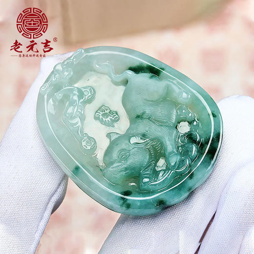 翡翠款【生肖贵人猪系列】玉石吊坠 商品图2