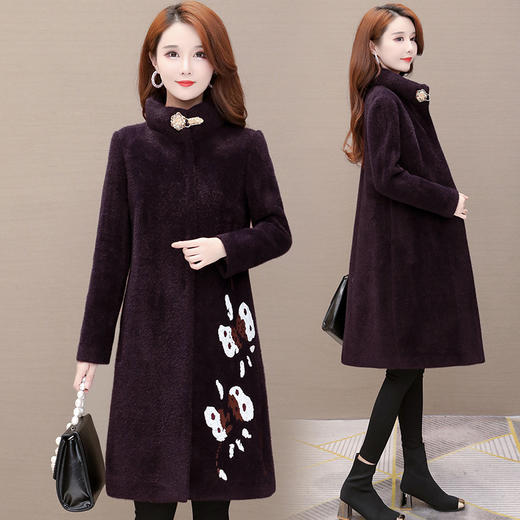 TYK-YJY19Q97冬季新款气质妈妈金貂绒外套 商品图2