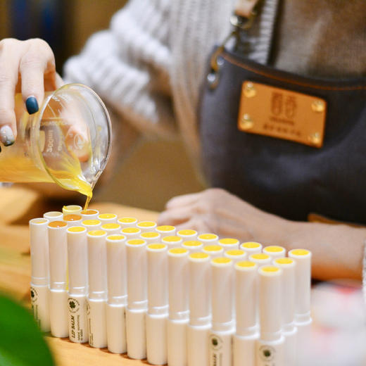 「四种味道可选」天然植物精油润唇膏 商品图9