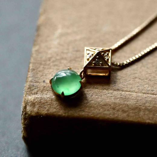 高冰种阳绿蛋面翡翠吊坠18k黄金钻石镶嵌 商品图4