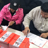 书 他们两口子得慢慢签 下单后请耐心等待 侣行十年 张昕宇 梁红十周年纪念亲笔签名版 商品缩略图2