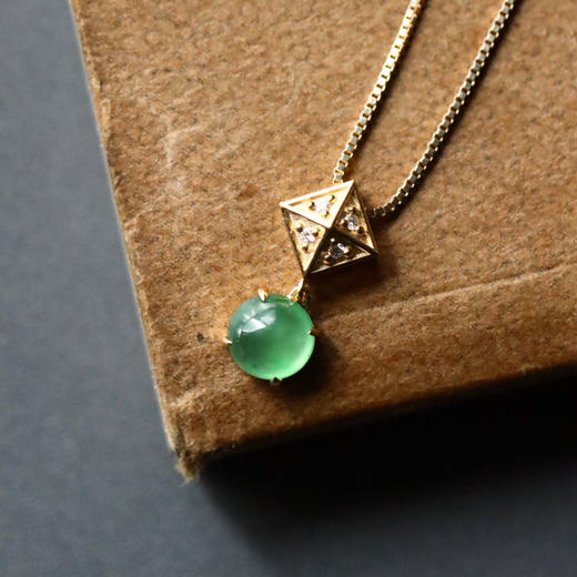 高冰种阳绿蛋面翡翠吊坠18k黄金钻石镶嵌 商品图3