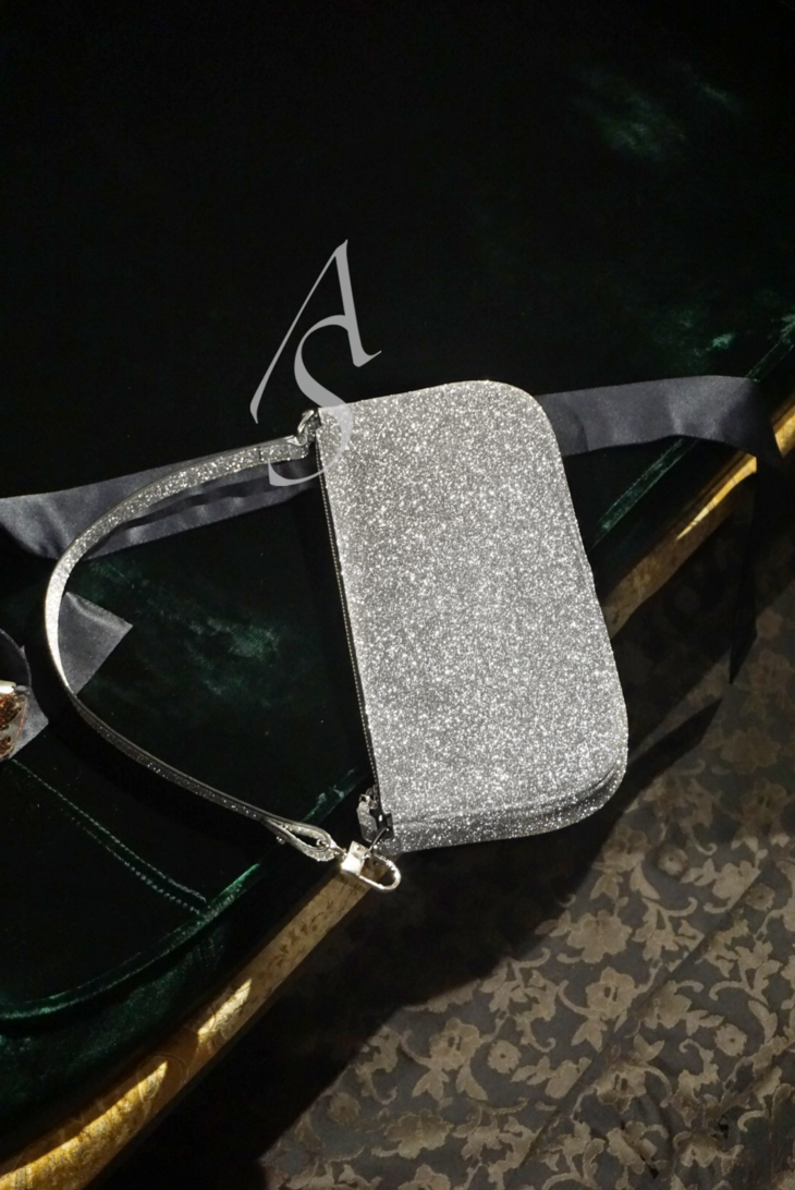 by far 银色rachel 细闪法棍包