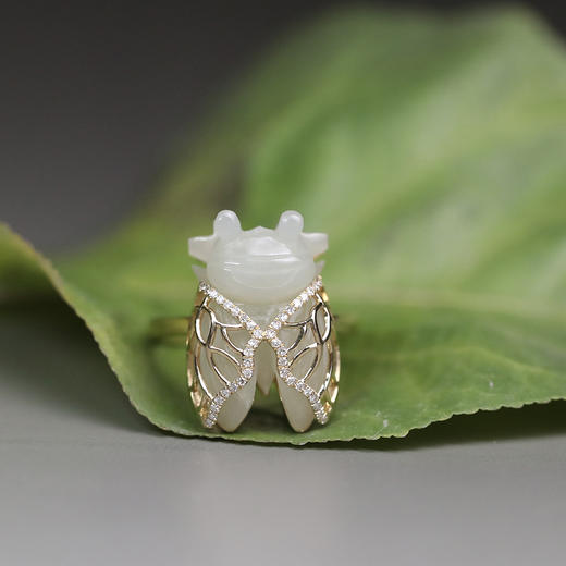 清代和田白玉蝉“彩翼”戒指 商品图1