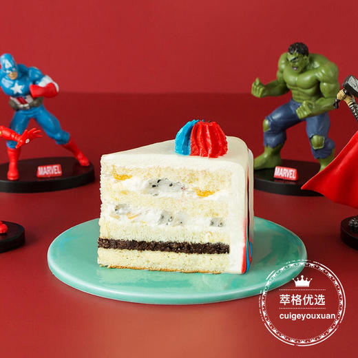 【终局之战】复仇者联盟•鲜果奶油
（免费送货上门）主要原材料：新鲜芒果，火龙果，安佳淡奶油，雀巢炼乳，戚风蛋糕胚，白砂糖，巧克力薄脆 商品图2
