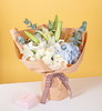 摩羯座守护花--白玫瑰9枝、蓝绣球1枝、白色香水百合2枝 商品缩略图0