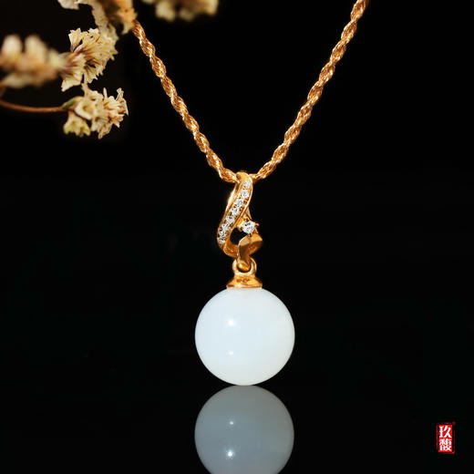 18k玫瑰金和田玉白玉镶钻玉珠吊坠海洋之珠玉珠10mm