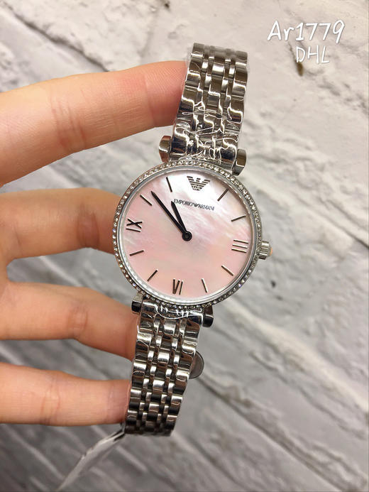 原单渠道货    阿玛尼 AR1779
机芯：原装石英机芯
表壳：316L不锈精钢 商品图0